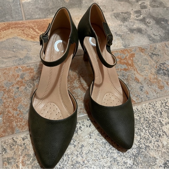 👠Deep Olive Green Ankle Strap  Pumps. - Picture 5 of 13